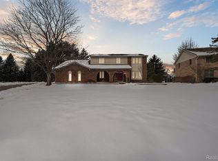 3644 Car Dr, Commerce Township, MI