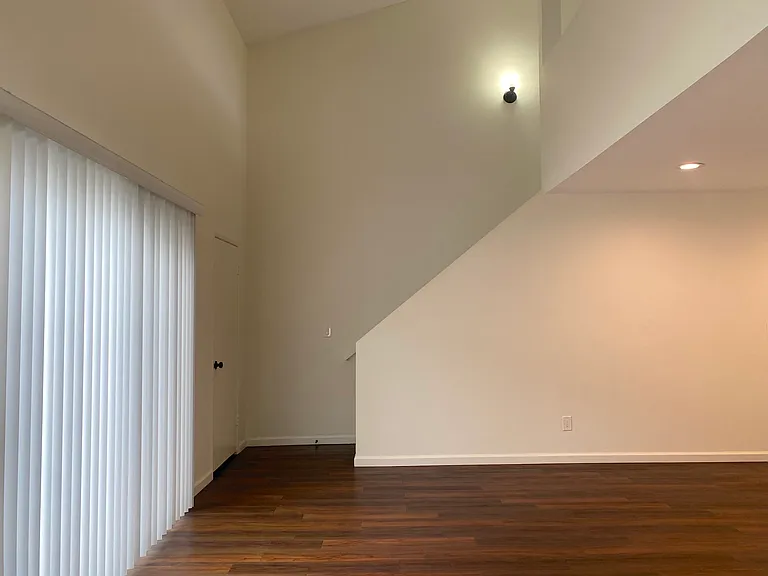 Moorpark Lofts — Photo 6