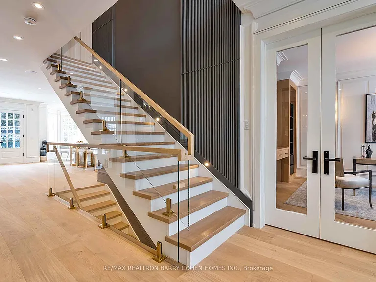 230 Dunvegan Rd — Photo 13