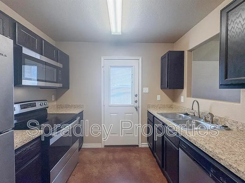 Southwood Hills — Photo 4