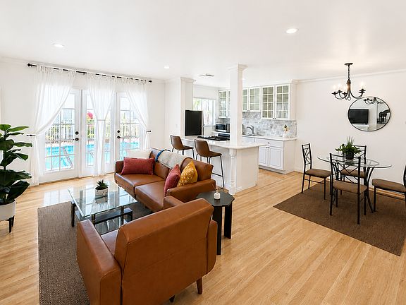3rd image of 1027 20th St #1B