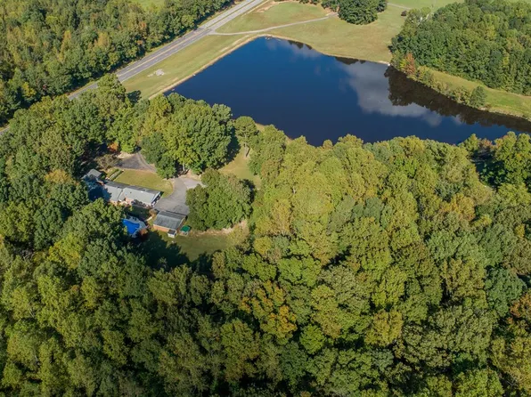 19916 Boydton Plank Rd, Warfield, VA 23889