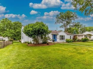 310 S Summit St, Wheaton, IL 60187