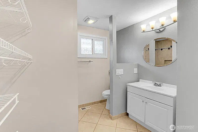 3 bed, 1220 sqft, $2,900 — Photo 3