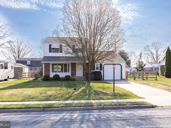 317 Old Airport Rd, Douglassville, PA 19518