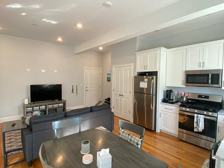 18 Murdock St #8 — Photo 2