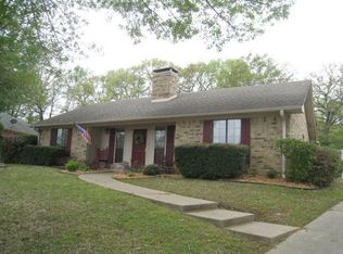2909 Crossroads Dr, Longview, TX 75605