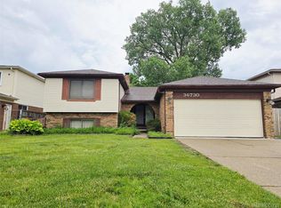 36730 Engleside Dr, Sterling Heights, MI 48310