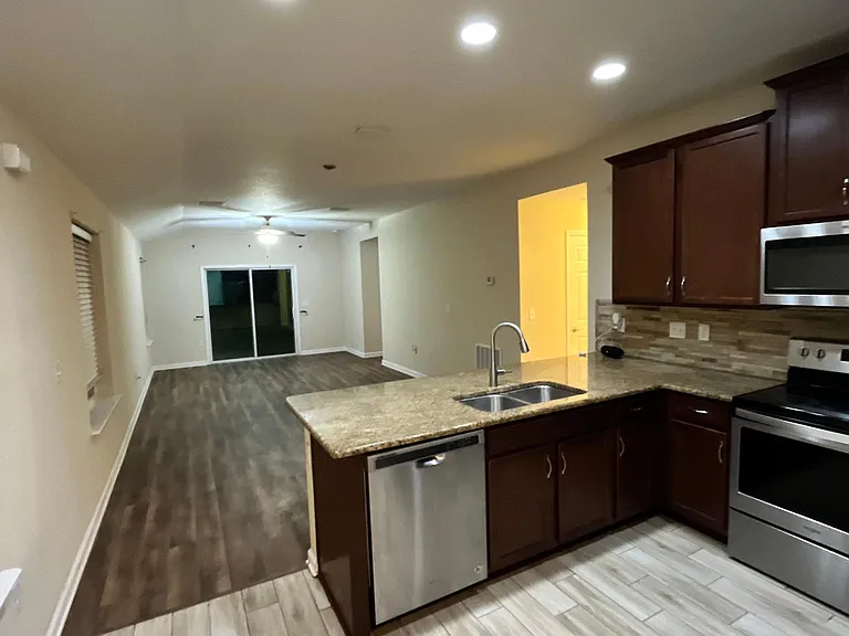 7067 Emsley Cir — Photo 4