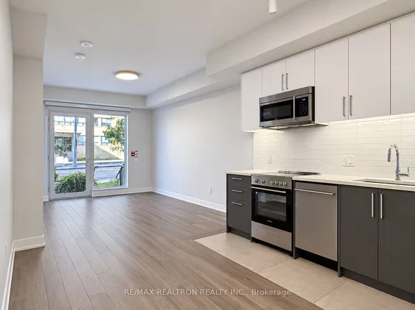2525 Bathurst St, Toronto, ON