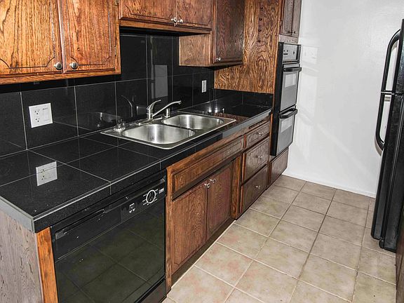 2nd image of 3709 Jasmine Ave APT 6