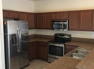 8860 W 35th Way, Hialeah, FL 33018