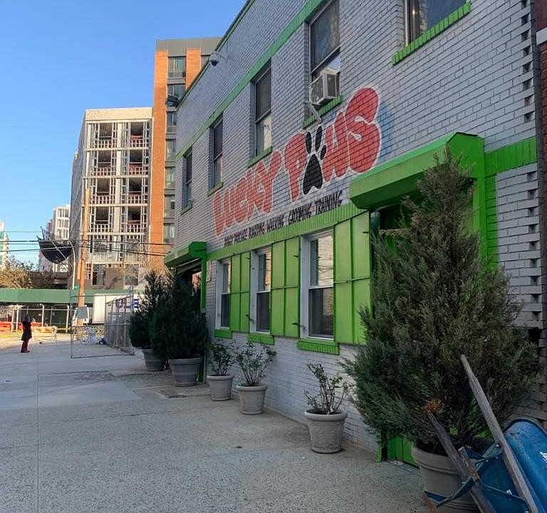 1st image of 4305 Crescent St