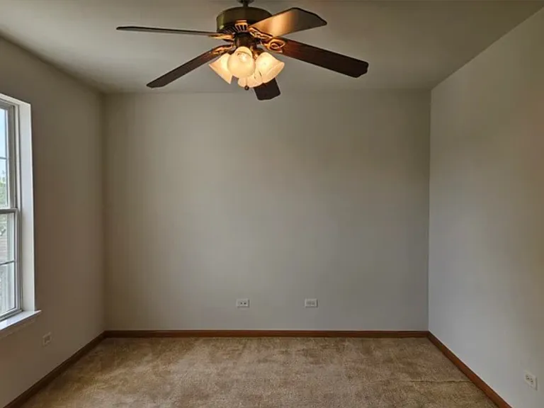 2513 Sumac Dr — Photo 9