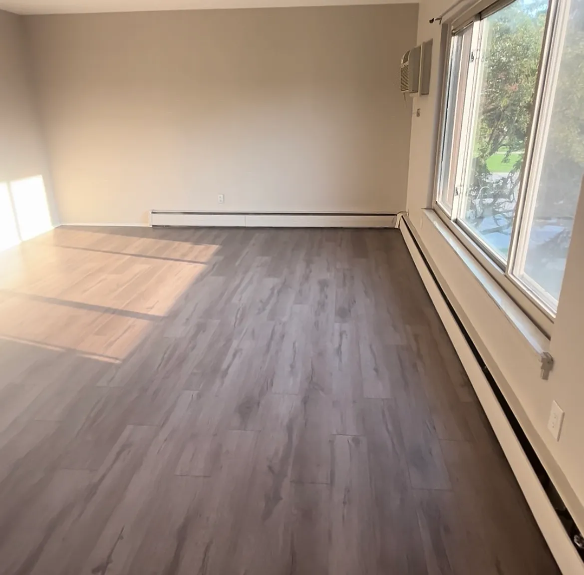 2859 E Maple Rd — Photo 3