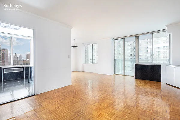 Sold by Sotheby's International Realty | media 2
