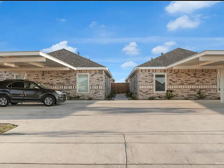 1013 W Mahala Ave #1 — Photo 1