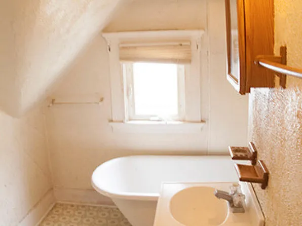 1634 Chapel St #3, New Haven, CT 06511