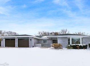 2313 W Weathersfield Way, Schaumburg, IL 60193