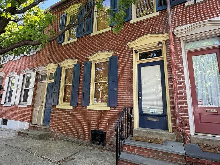 828 W Gordon St — Photo 1