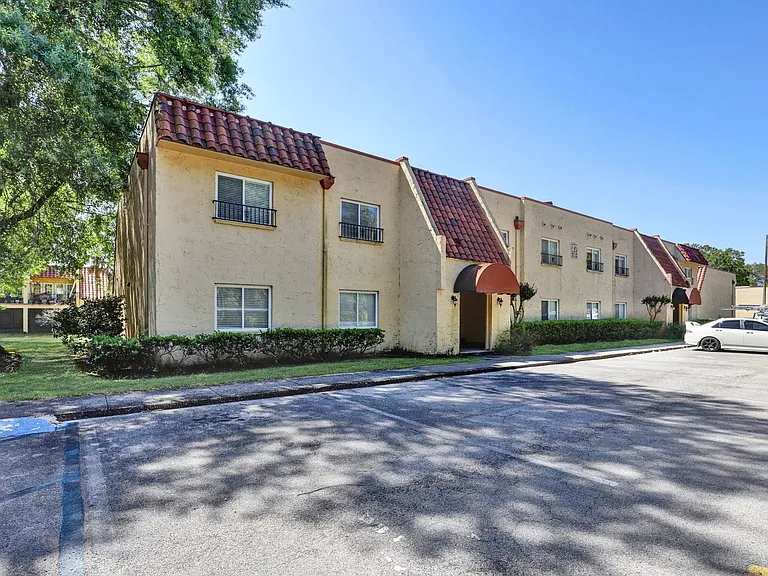 3918 La Mirada Dr N #3 — Photo 2
