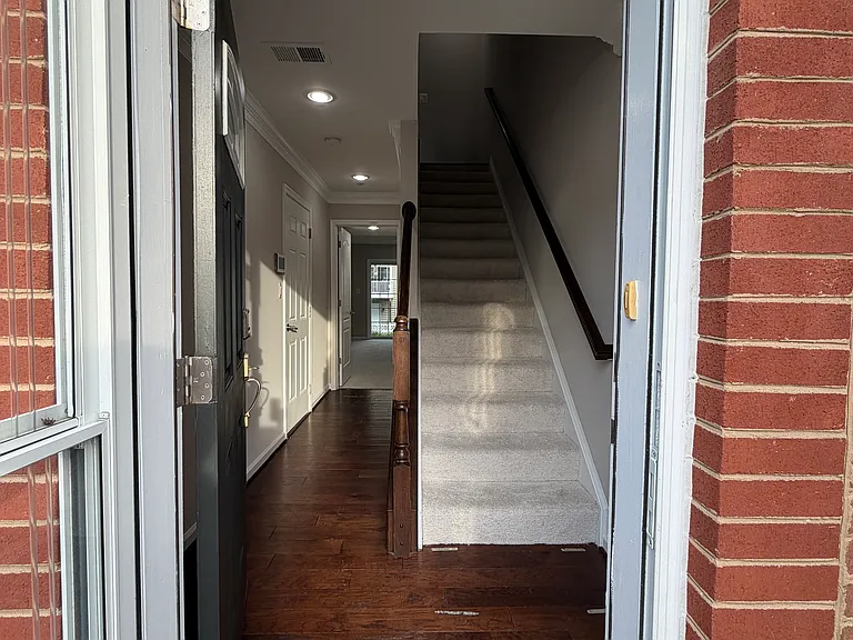 128 Hidden Brook Dr — Photo 2