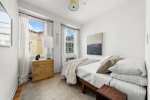 Bedroom, photo 1