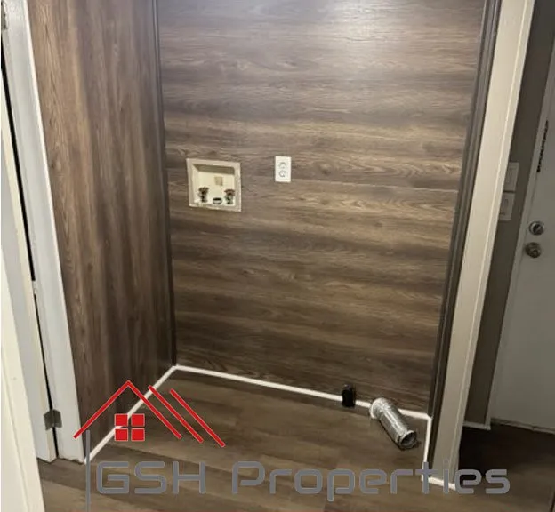 24 Camelot Ln #1 — Photo 2