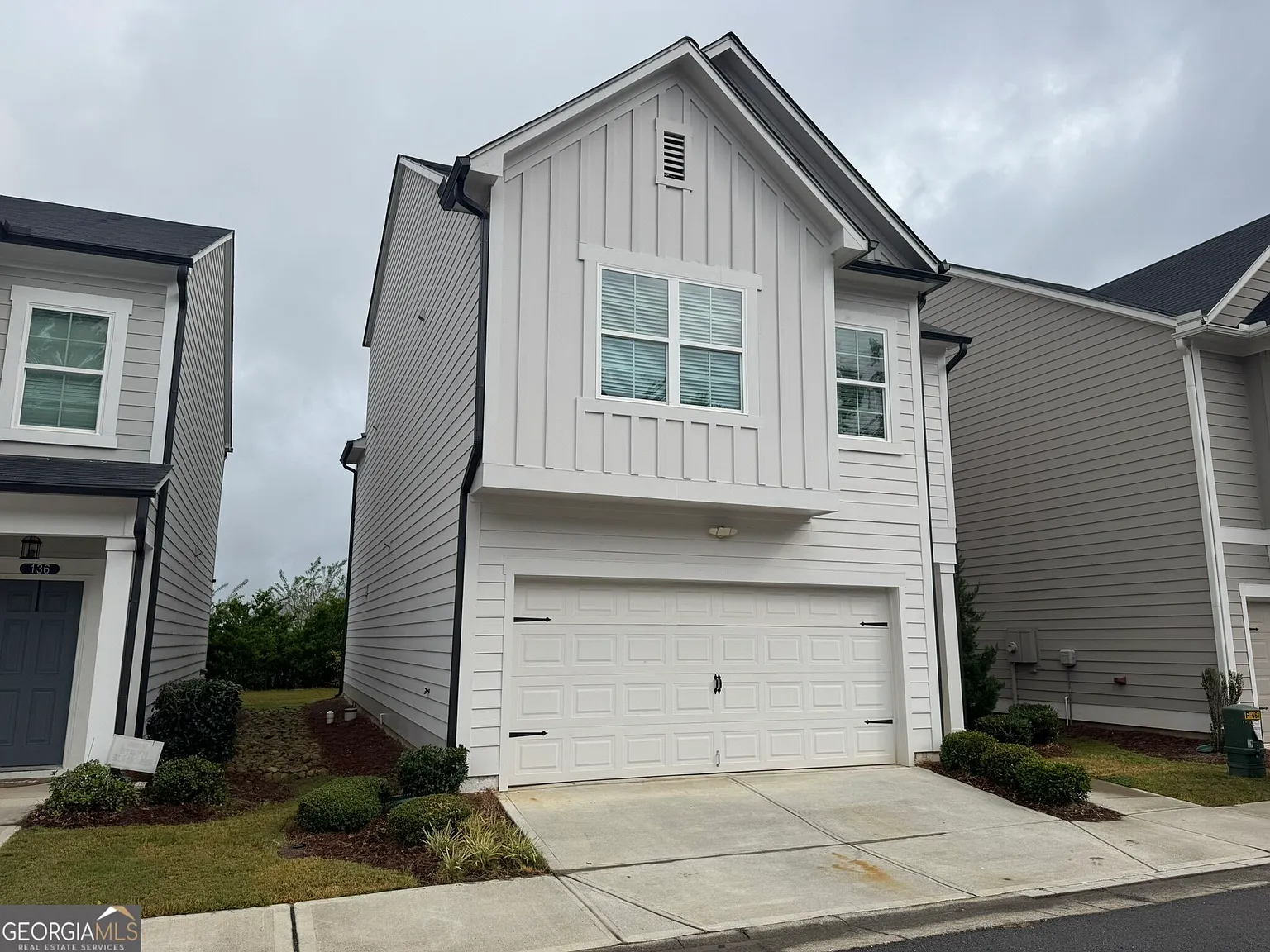 4 bed, 3.5 bath, 2572 sqft, $1,995 — Photo 3