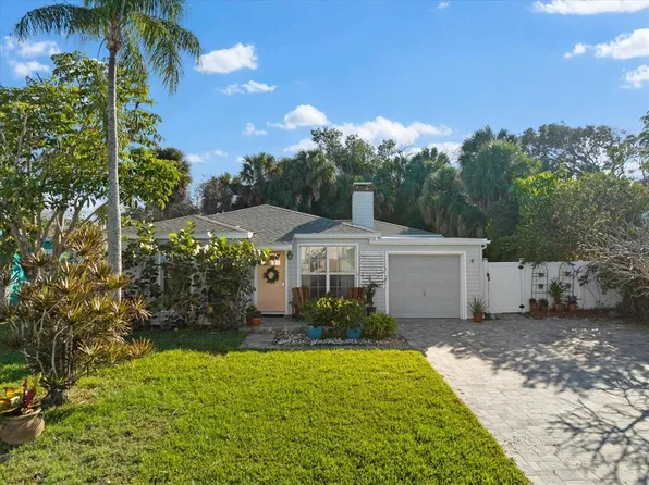 106 3rd St, Belleair Beach, FL 33786