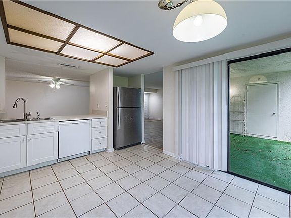 3rd image of 7873 NIAGARA AVENUE #1803