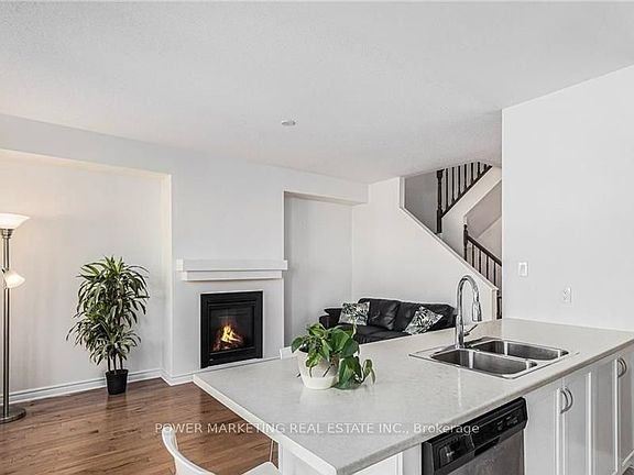 3rd image of 932 Kilbirnie Dr