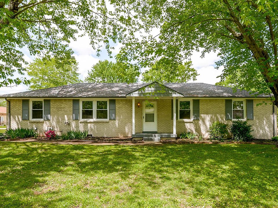 1st image of 210 Nottingham Pl