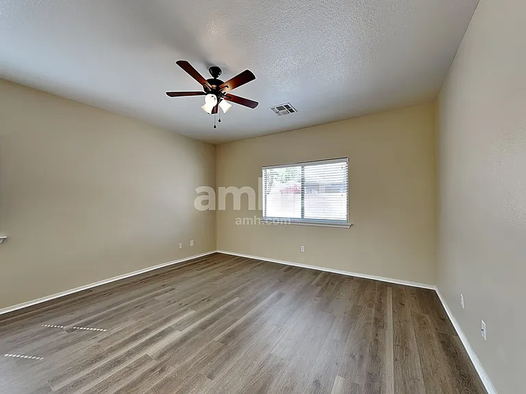 11852 W Cambridge Ave — Photo 11