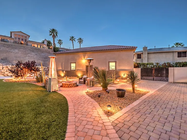 2849 Soaring Peak Ave — Photo 36
