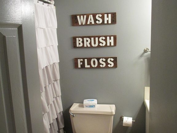 Full hall bath