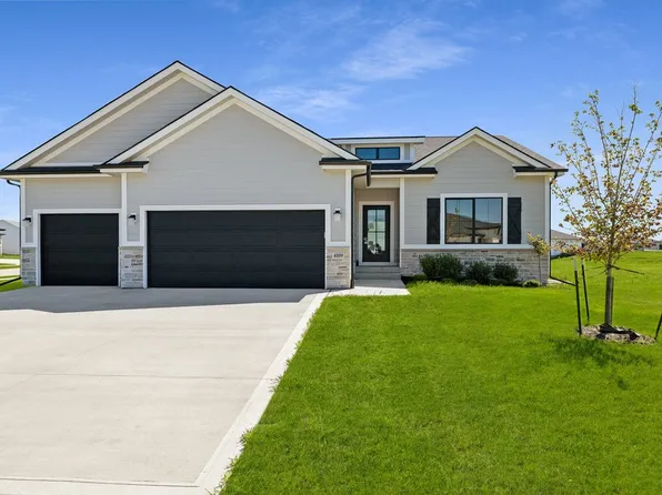 4109 NW 181st St, Clive, IA 50325
