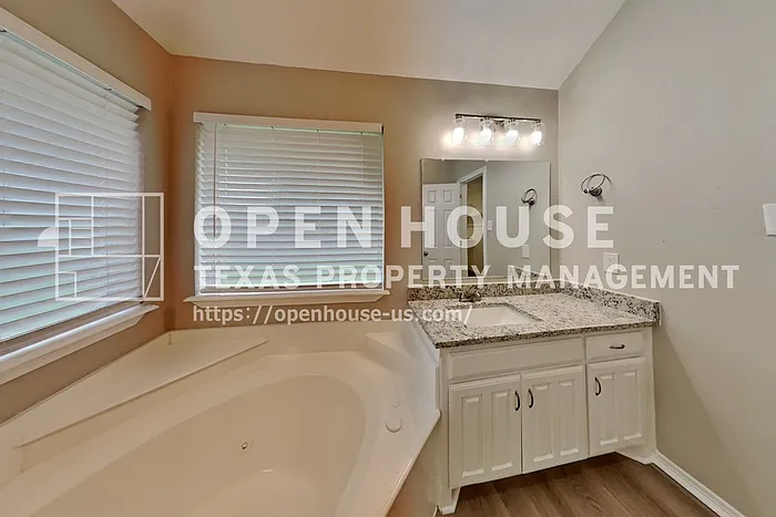 821 Willow Ct — Photo 12