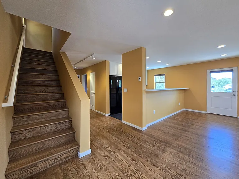 2180 W Alameda St #14 — Photo 11