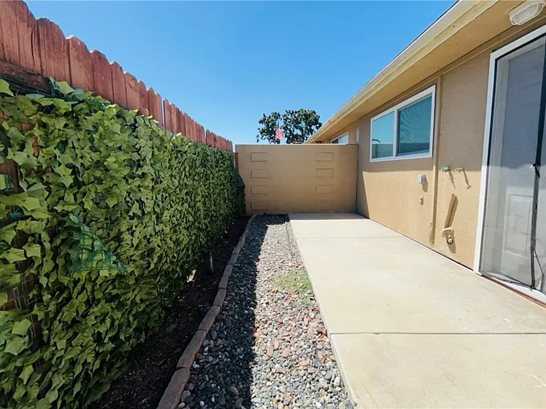 4723 Jackson St — Photo 10