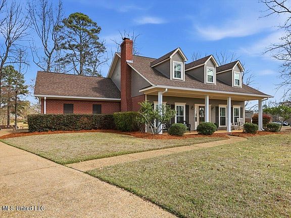 2nd image of 300 Cypress Creek Rd