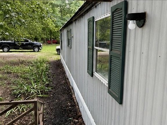 3rd image of 403 Sharps Ln