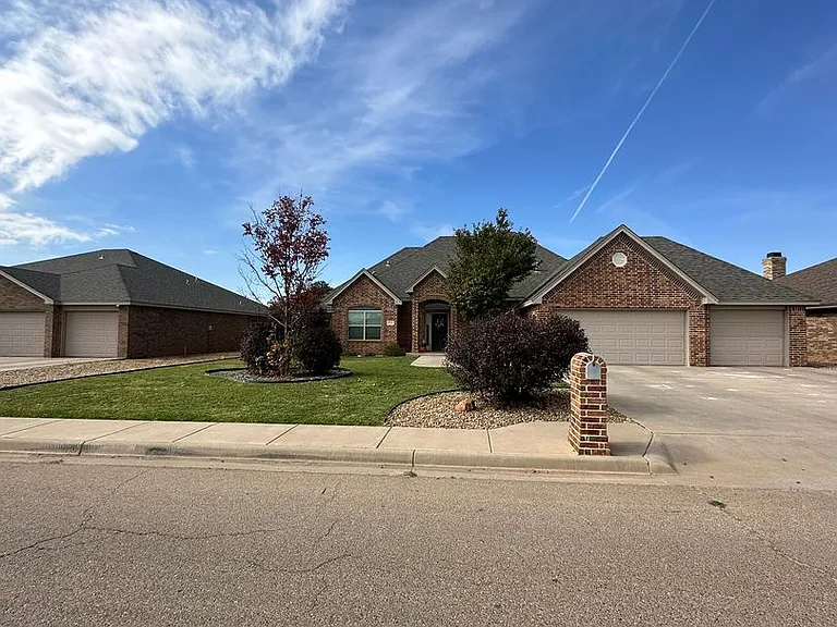 3724 Woodlark Rd — Photo 1