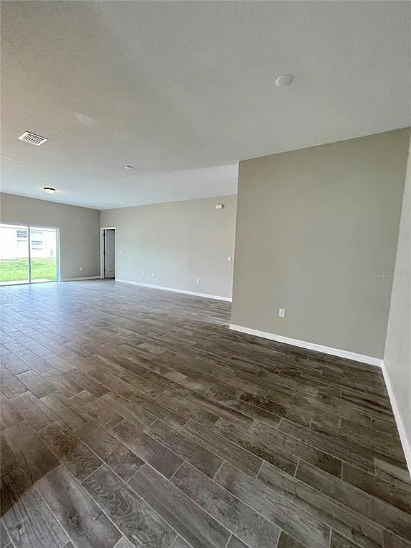 4 bed, 2.0 bath, 1750 sqft, $1,995 — Photo 3