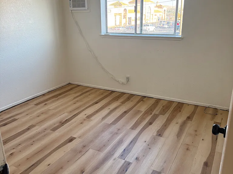 624 E Virginia Way #D — Photo 9