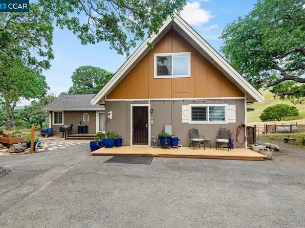 3550 Oak Hill Ln, Clayton, CA 94517