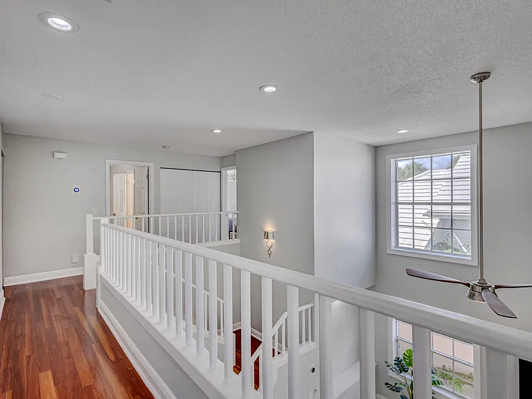 17 Selby Ln — Photo 36