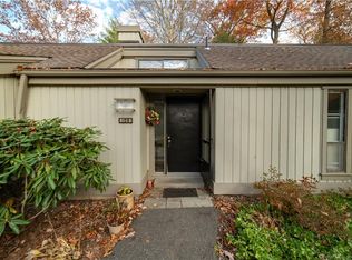856 Heritage Vlg #B, Southbury, CT 06488