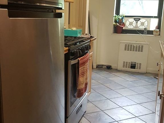 2nd image of 3103 Fairfield Ave APT 3K