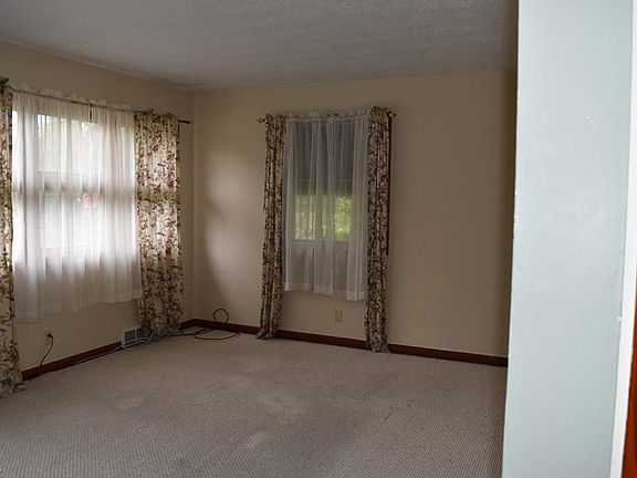 3rd image of 359 Washington Ave